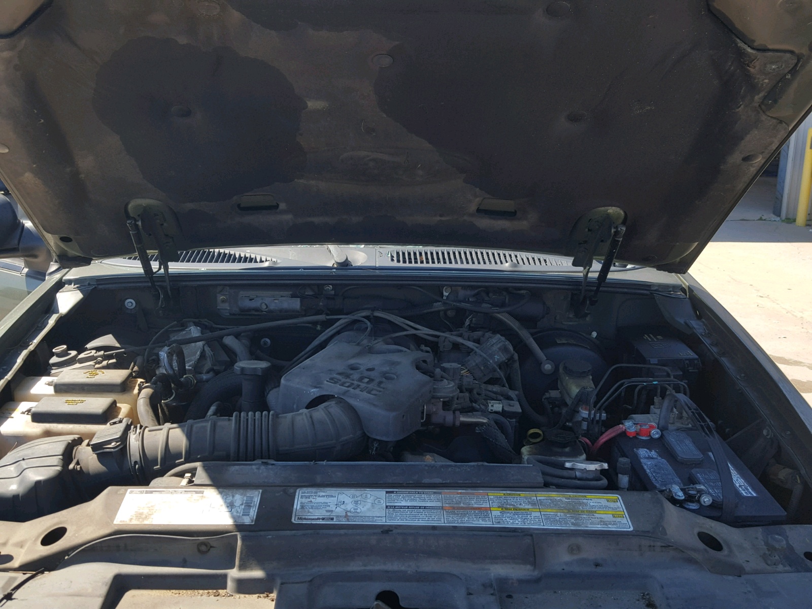 FORD EXPLORER 2001 — 7