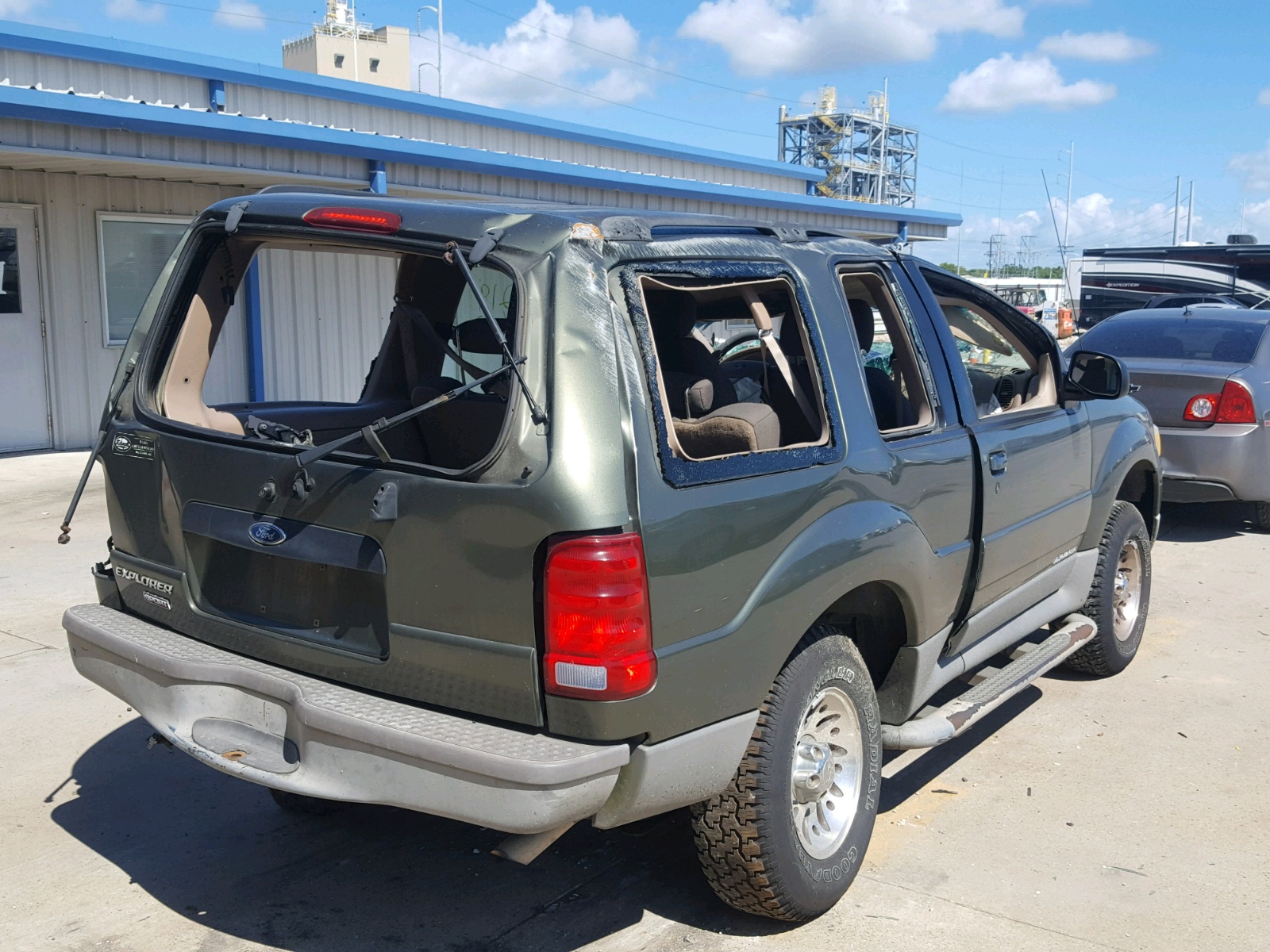 FORD EXPLORER 2001 — 4