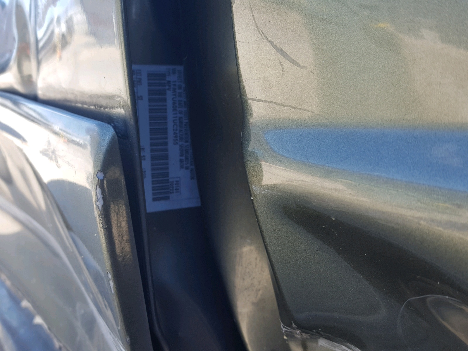FORD EXPLORER 2001 — 10