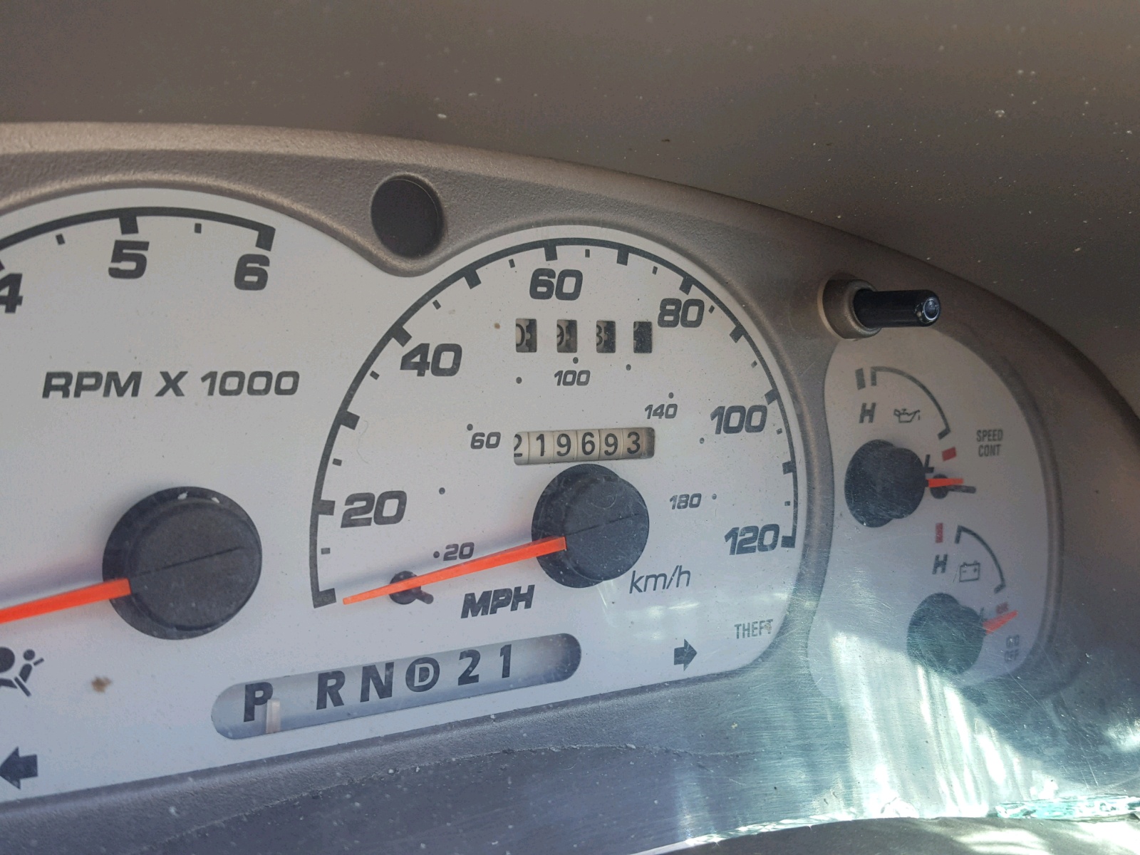 FORD EXPLORER 2001 — 8