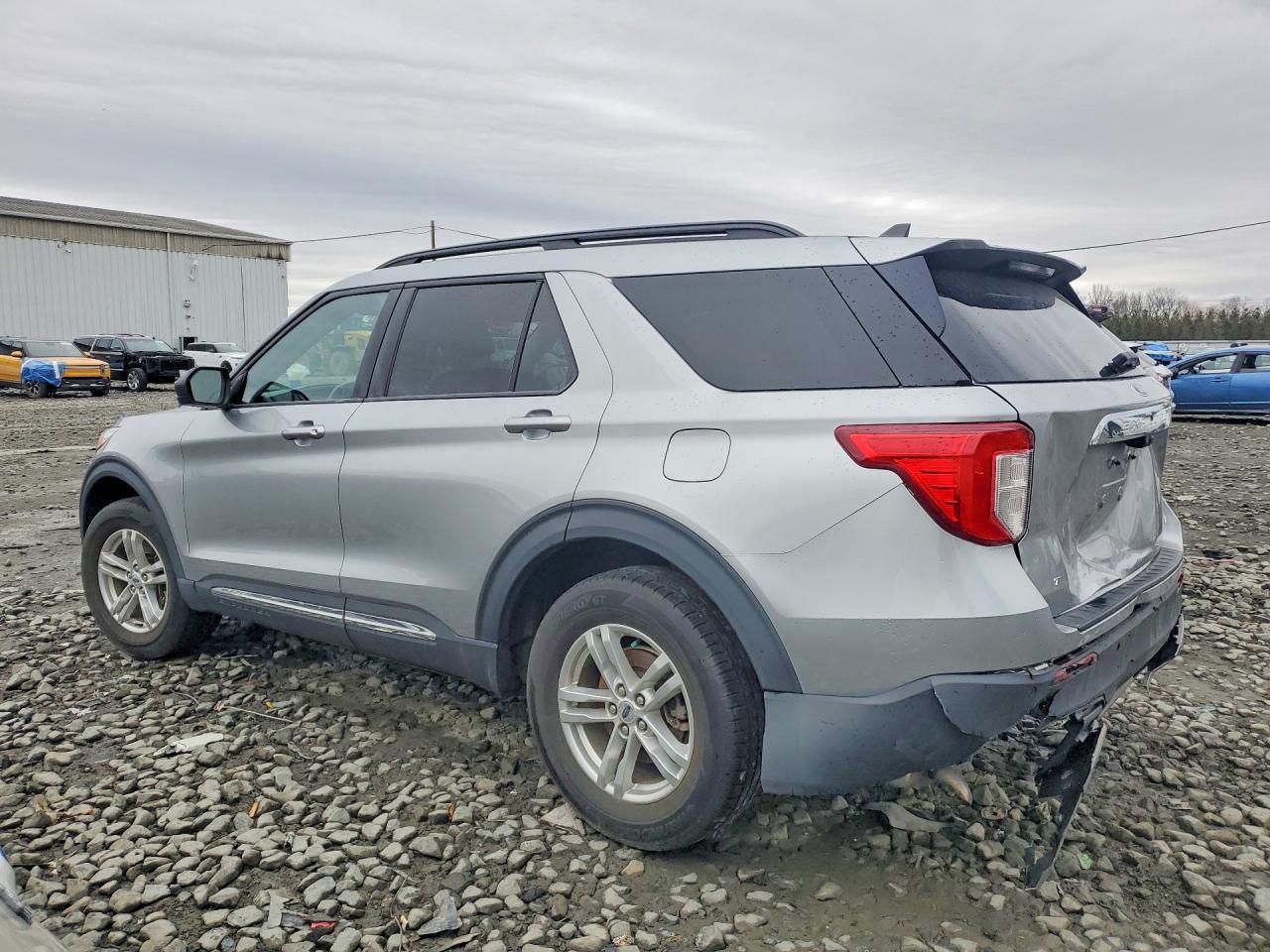 FORD EXPLORER 2023 — 3