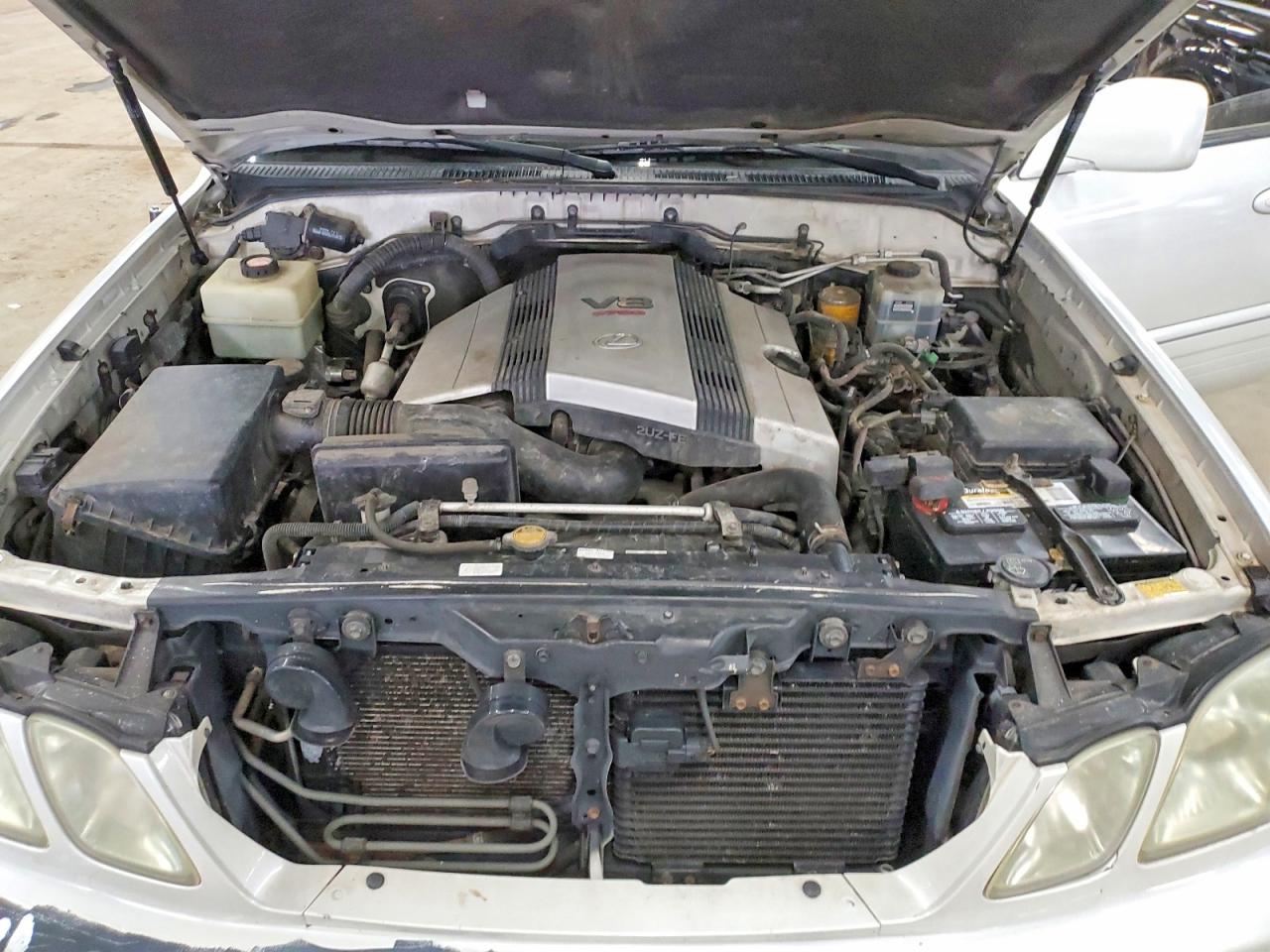 LEXUS LX 470 2004 — 13