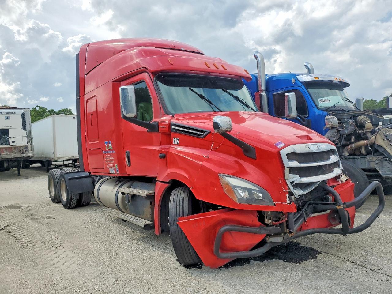 2020 FREIGLINER CASCADIA 126
