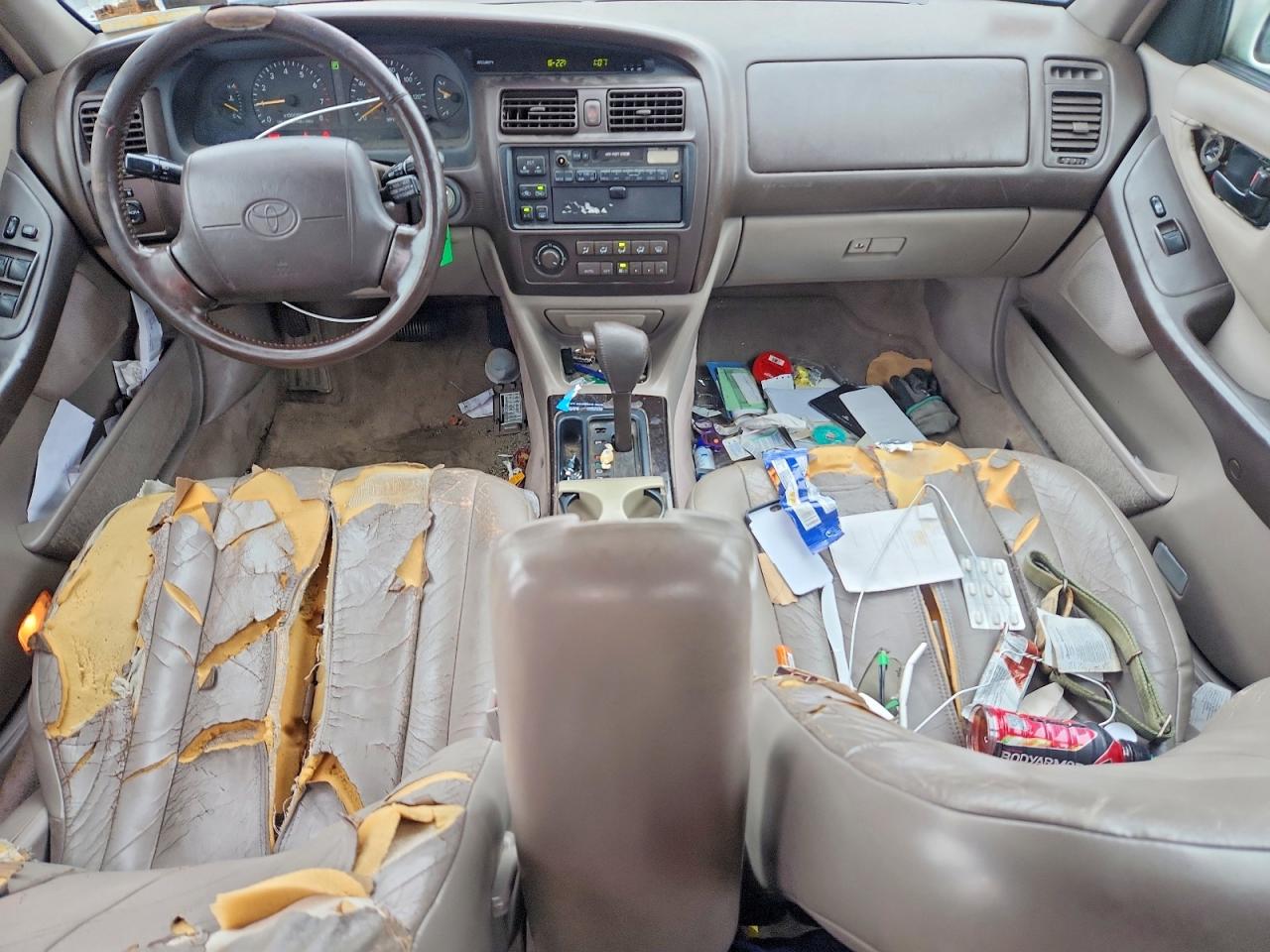 TOYOTA AVALON 1996 — 9