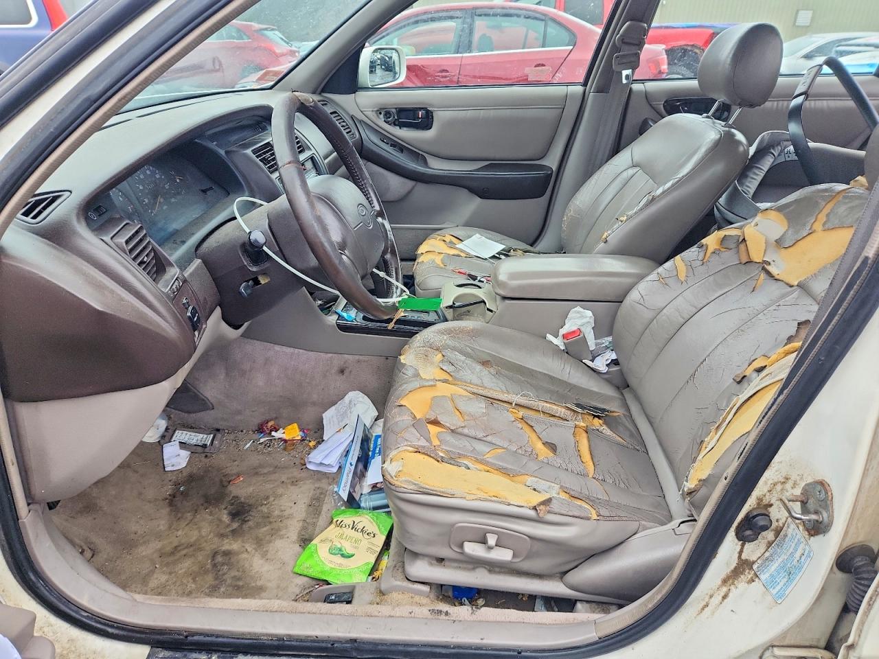 TOYOTA AVALON 1996 — 8