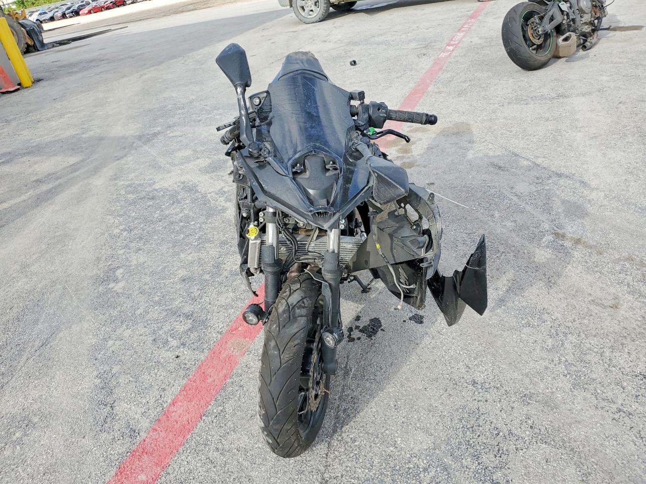 KAWASAKI EX650 2020 — 3