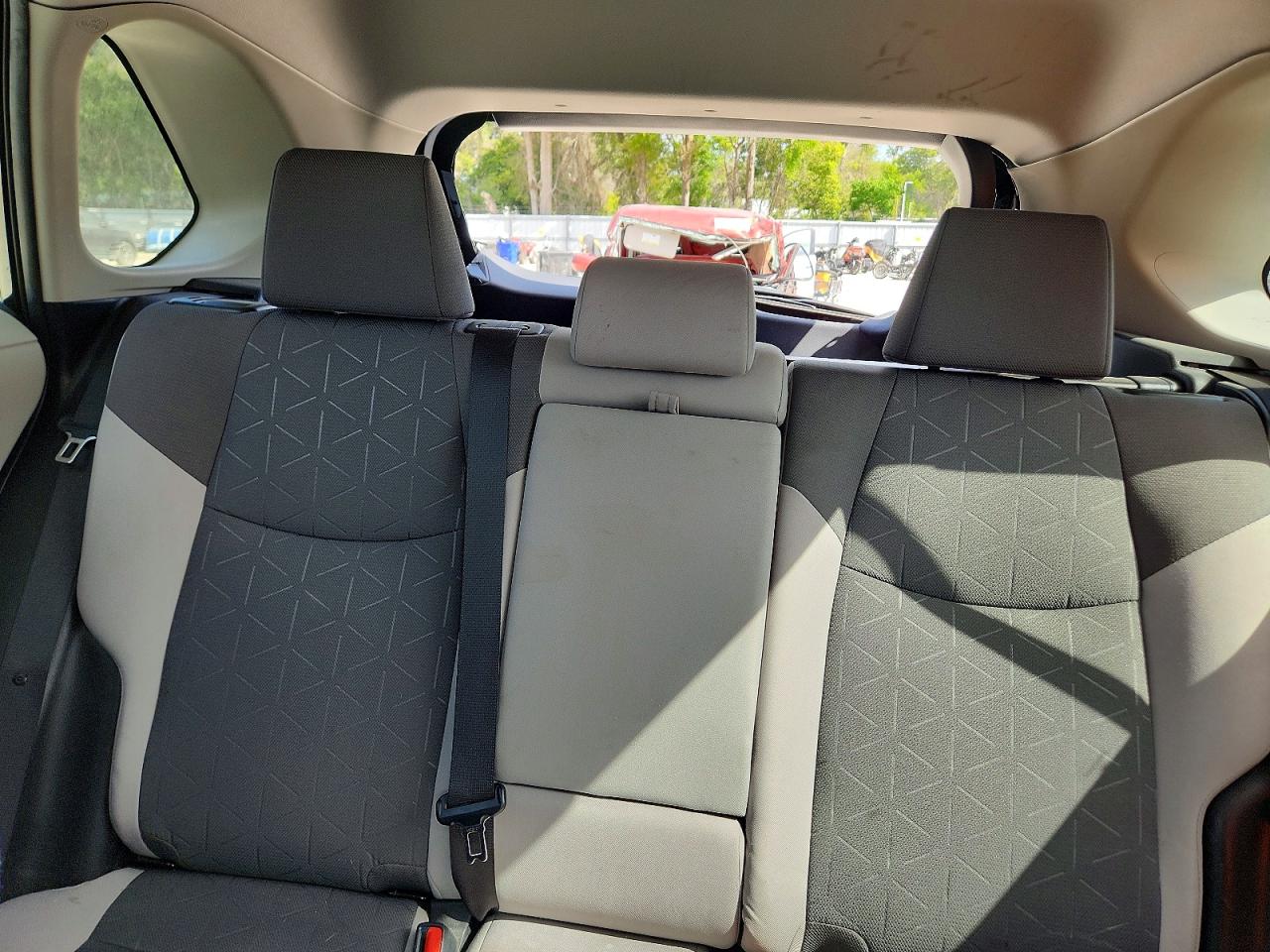 Toyota RAV4 2023 — 10