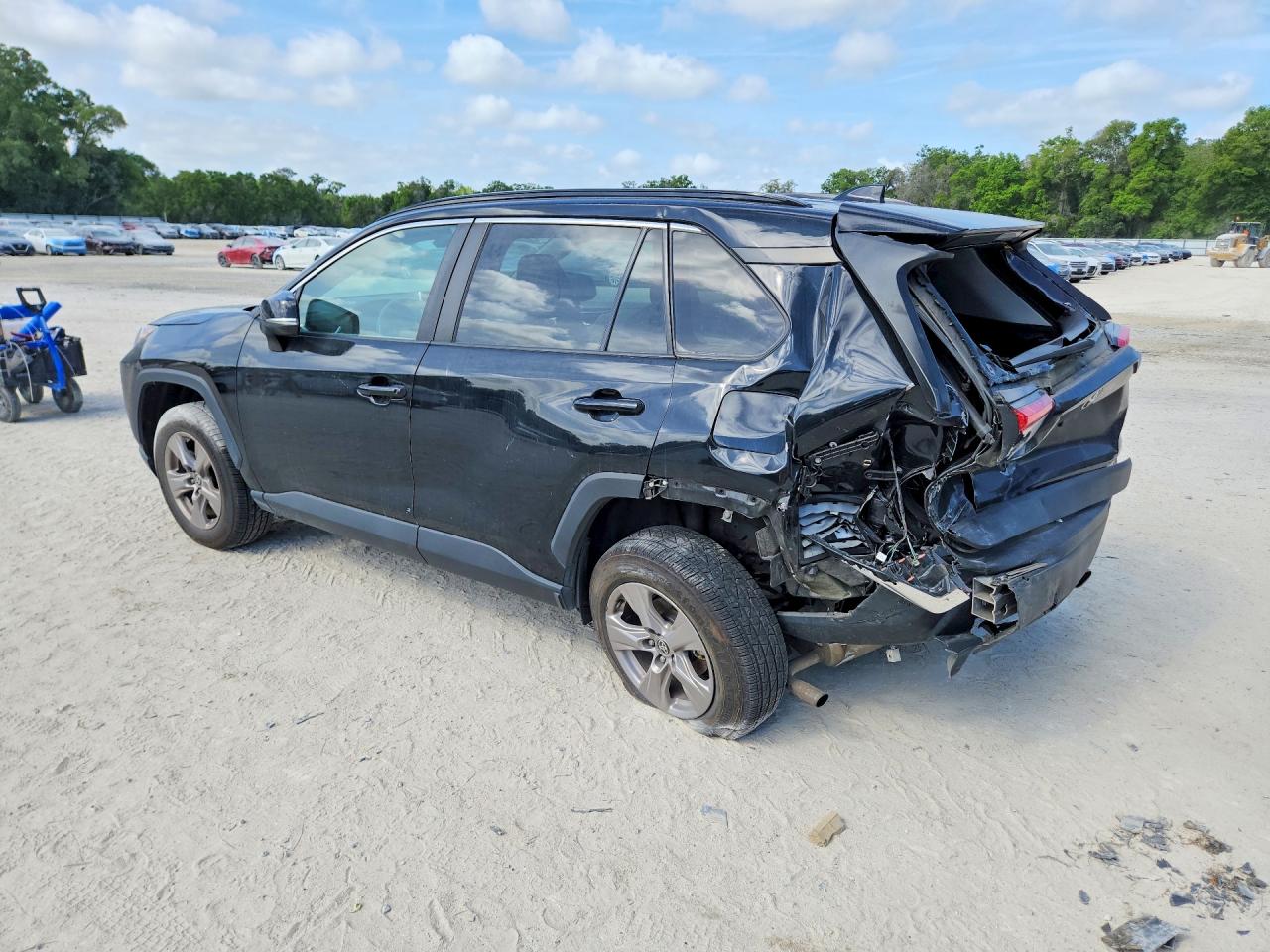 Toyota RAV4 2023 — 2