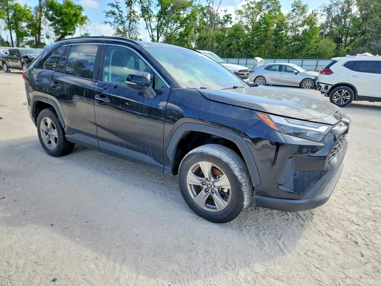 Toyota RAV4 2023 — 4