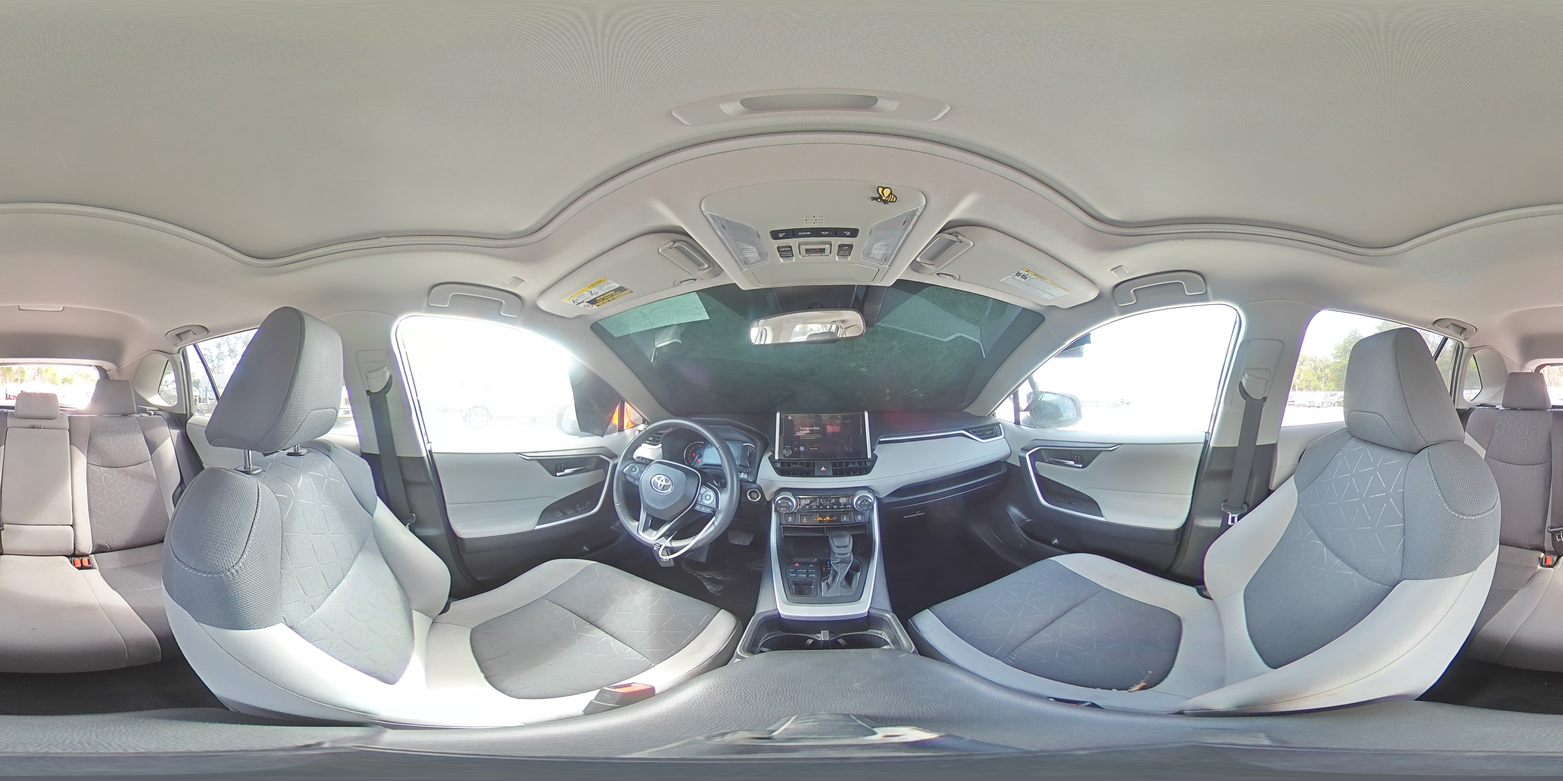 Toyota RAV4 2023 — 14
