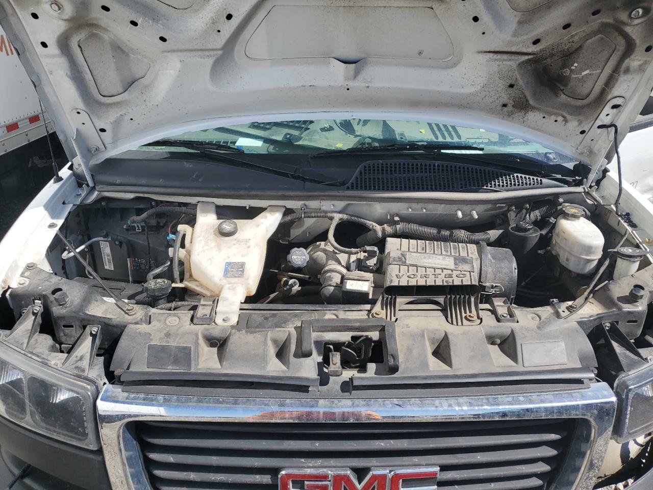 GMC SAVANA 2020 — 13