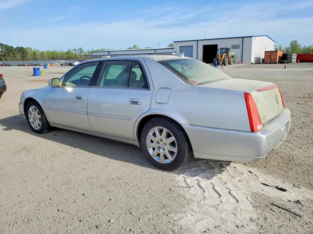CADILLAC DTS 2010 — 3