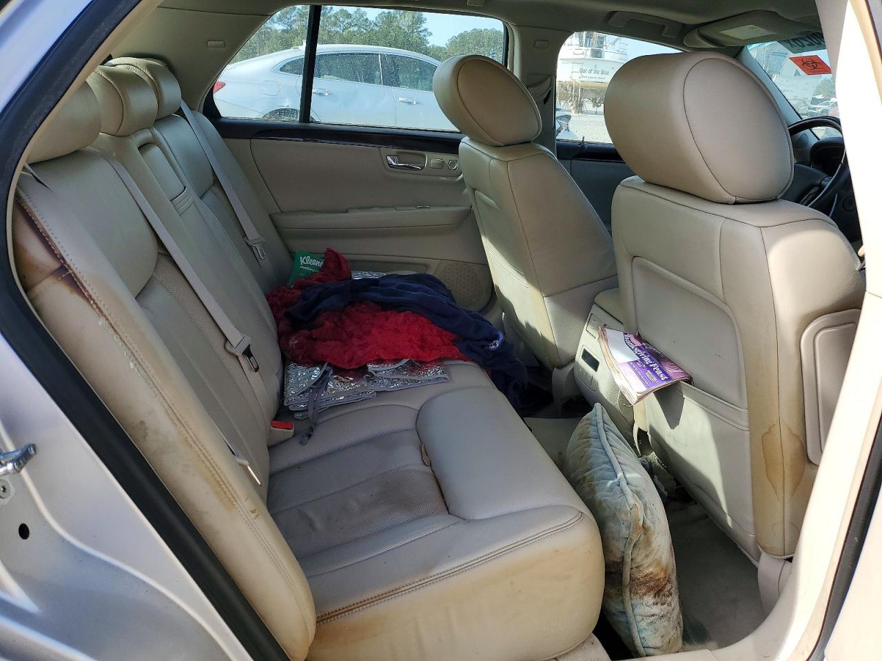 CADILLAC DTS 2010 — 11