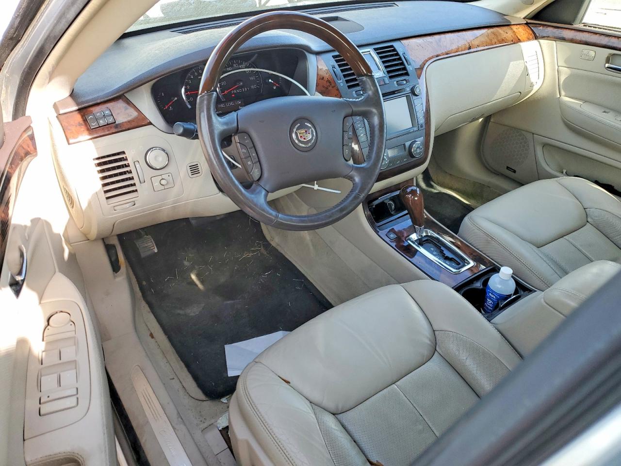 CADILLAC DTS 2010 — 9