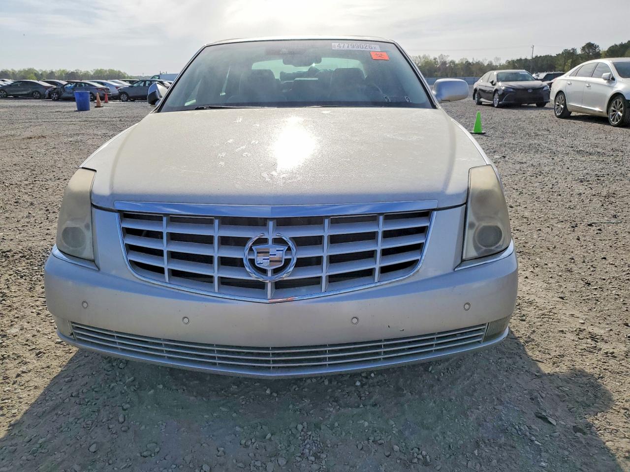 CADILLAC DTS 2010 — 6
