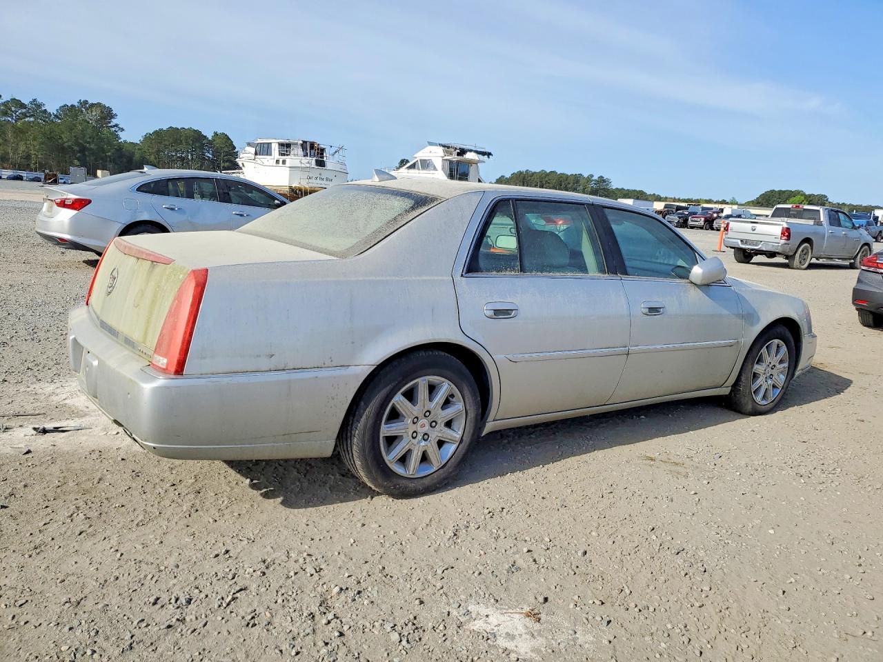 CADILLAC DTS 2010 — 4
