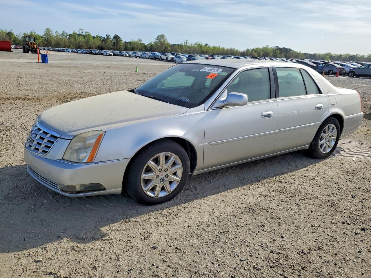 CADILLAC DTS 2010 — 2