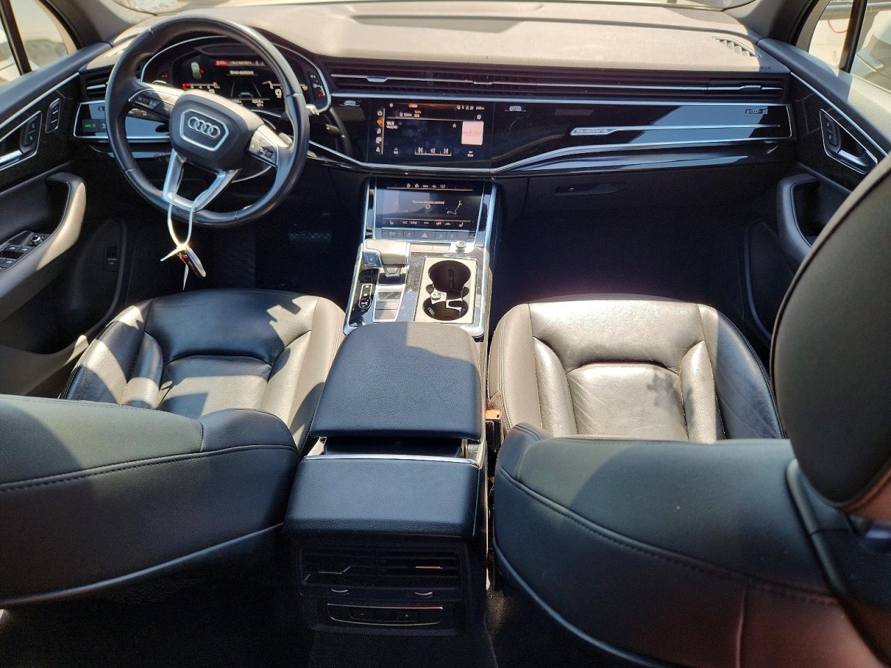 AUDI Q7 2021 — 9