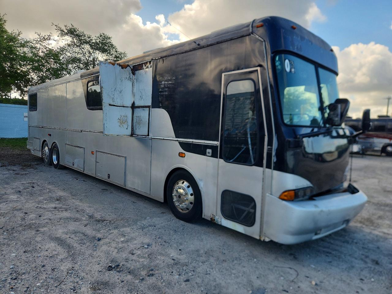2006 FREIGLINER CHASSIS M LINE SHUTTLE BUS