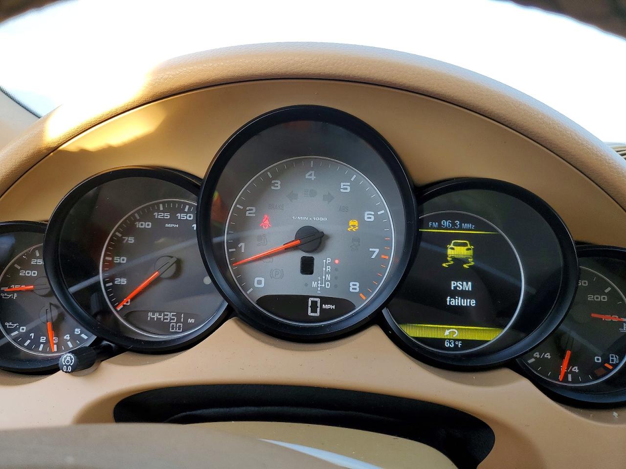 PORSCHE CAYENNE 2011 — 10