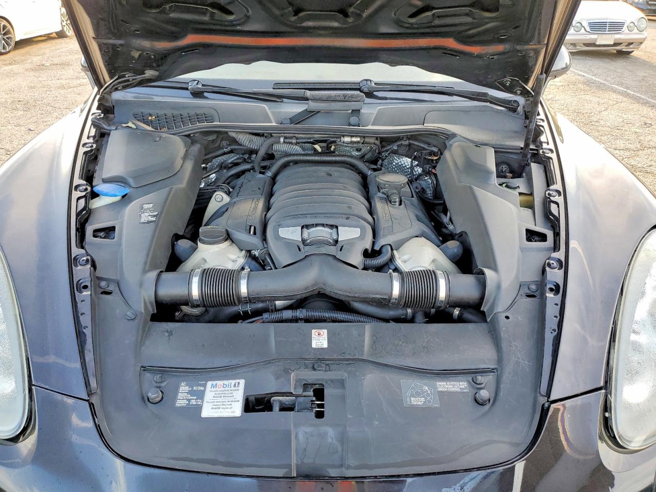PORSCHE CAYENNE 2011 — 13