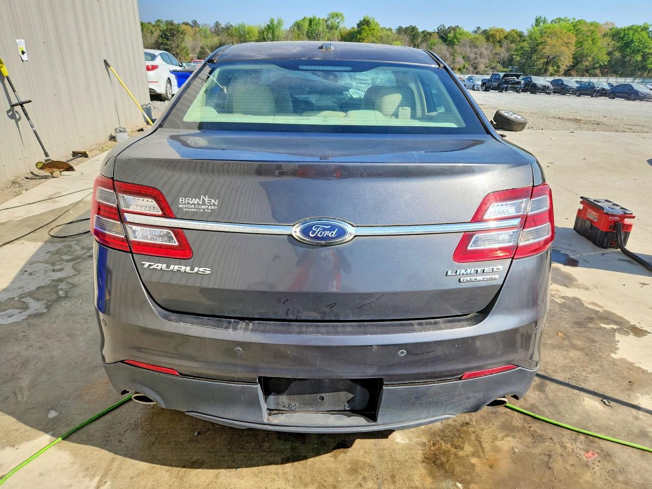 FORD TAURUS 2018 — 7