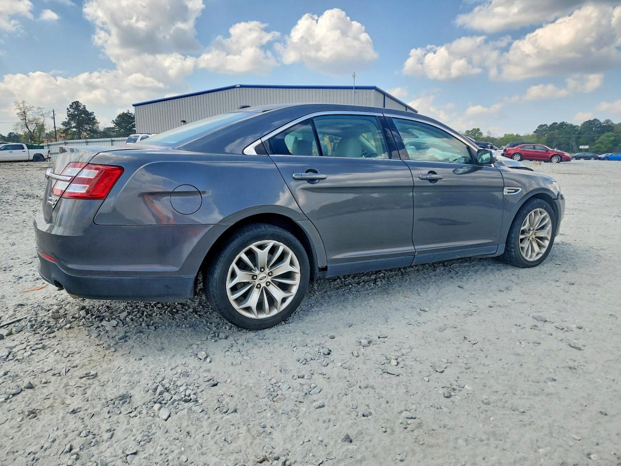 FORD TAURUS 2018 — 4