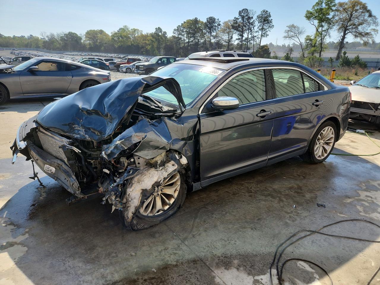 FORD TAURUS 2018 — 2