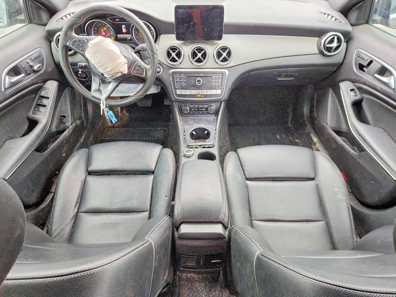 MERCEDES-BENZ GLA 2018 — 9