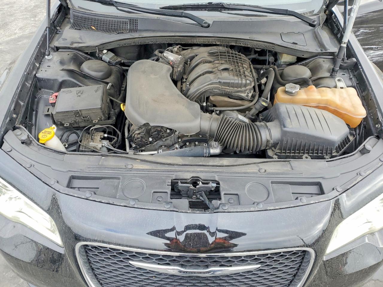 CHRYSLER 300 2021 — 12