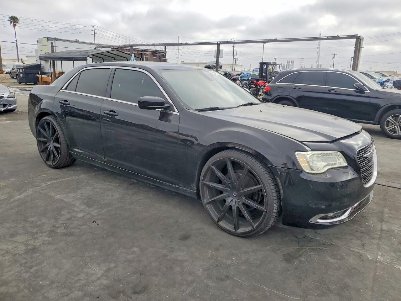 CHRYSLER 300 2021 — 5