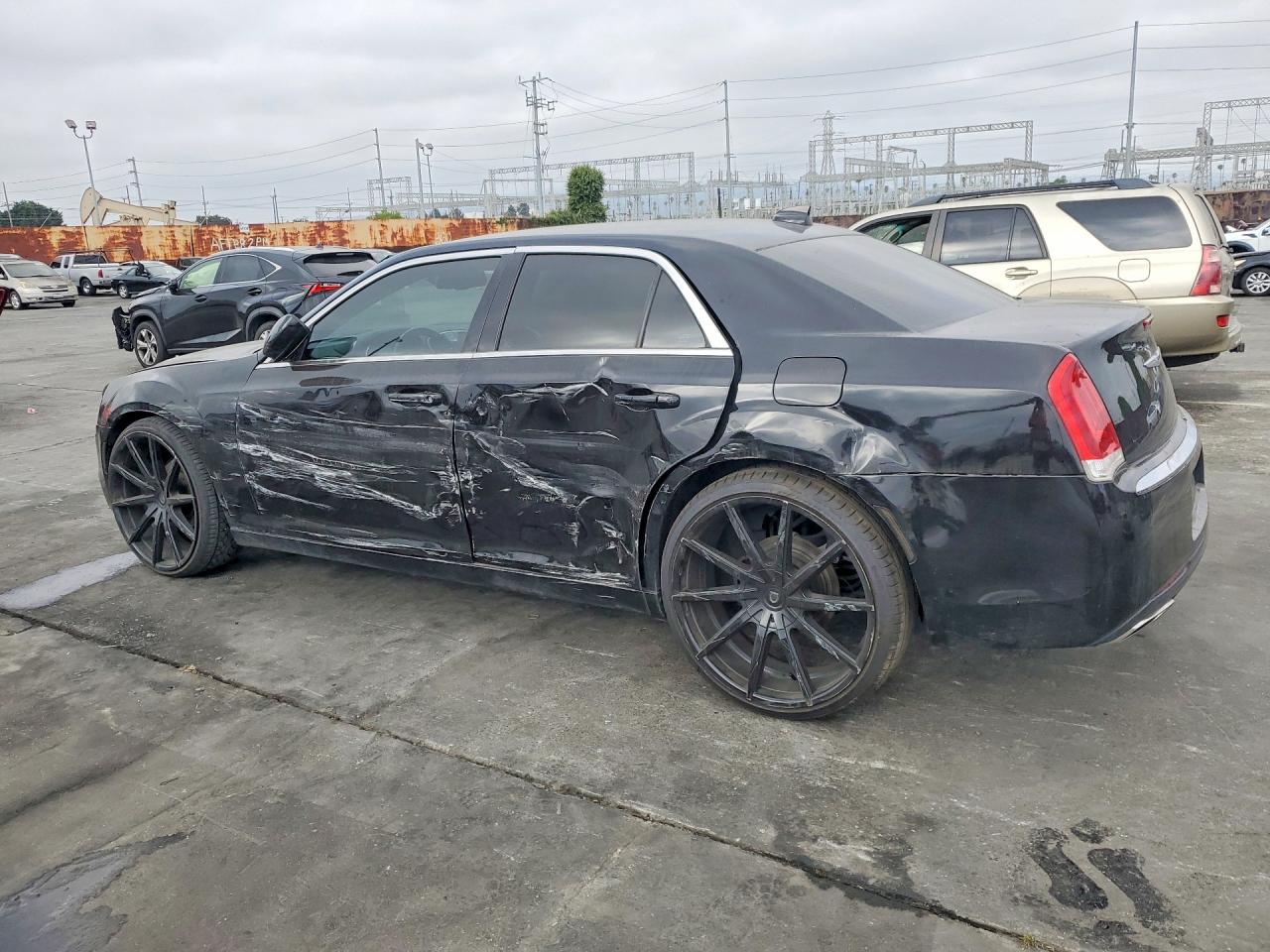 CHRYSLER 300 2021 — 3
