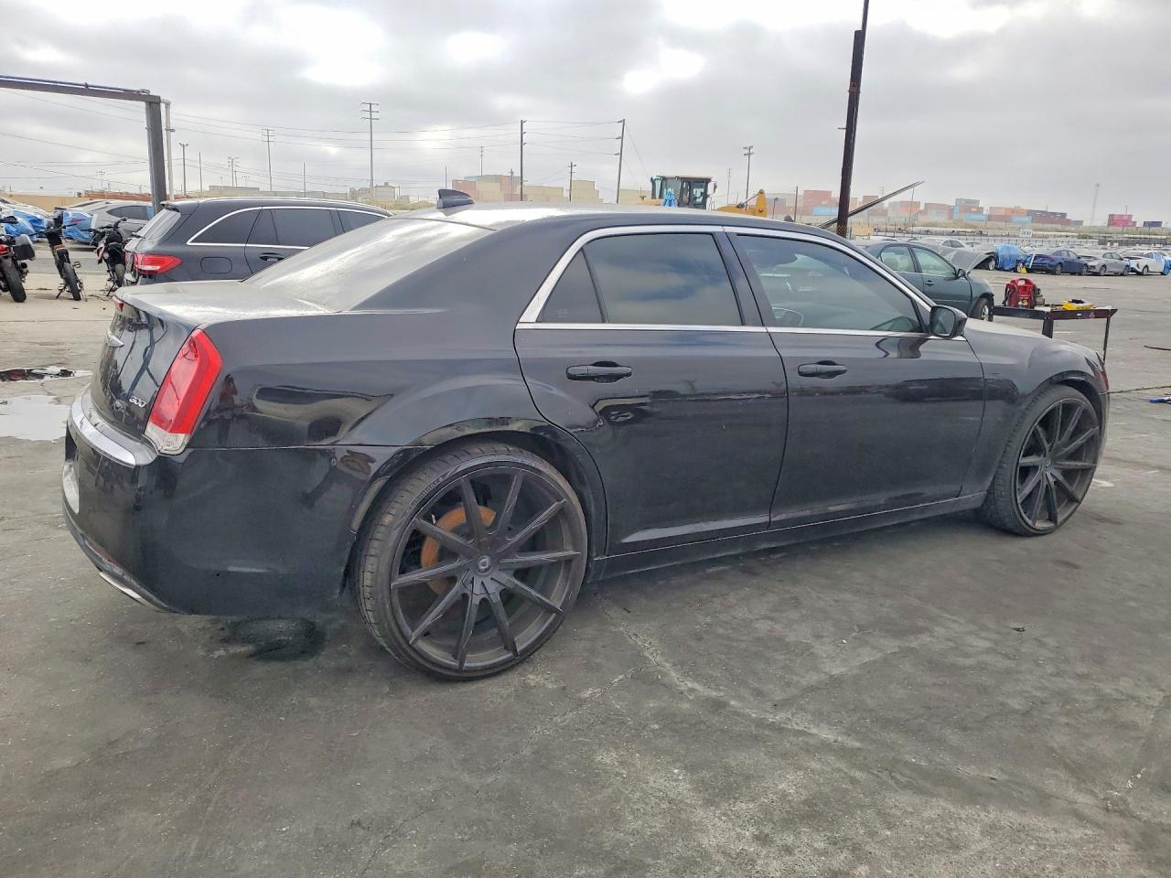 CHRYSLER 300 2021 — 4