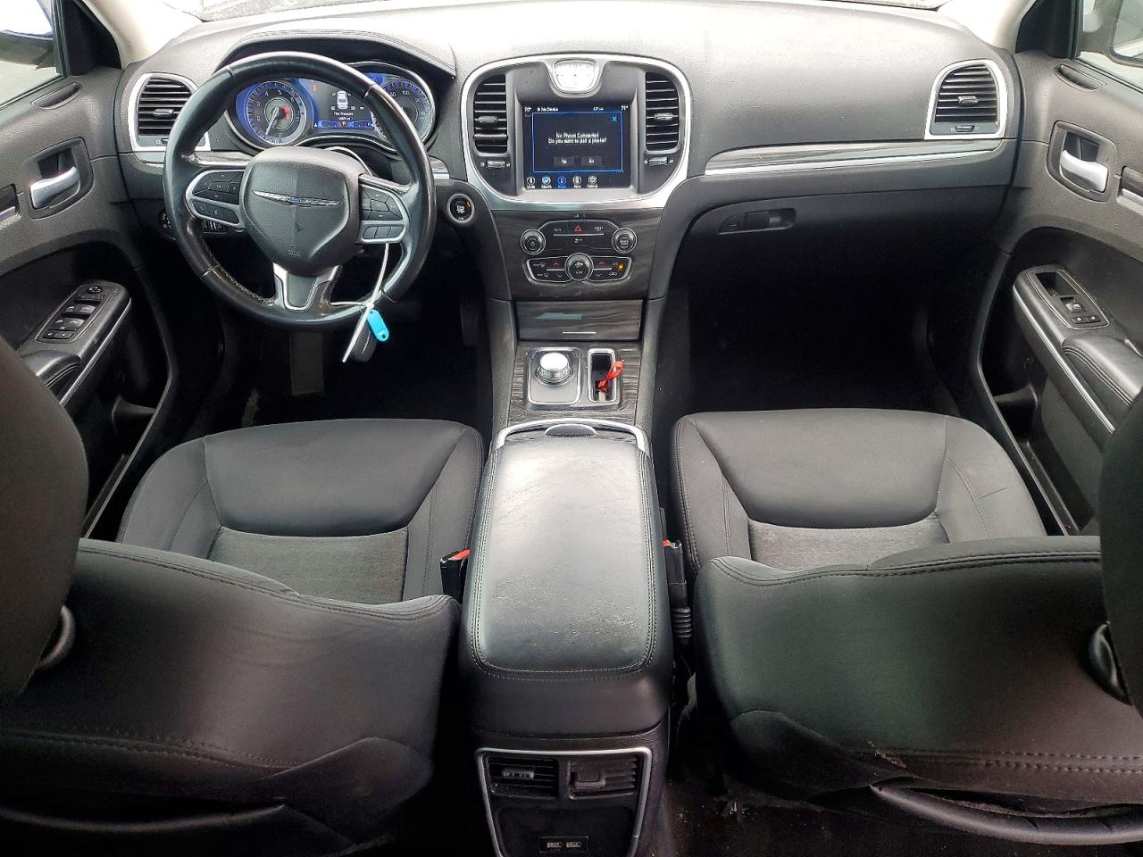 CHRYSLER 300 2021 — 9