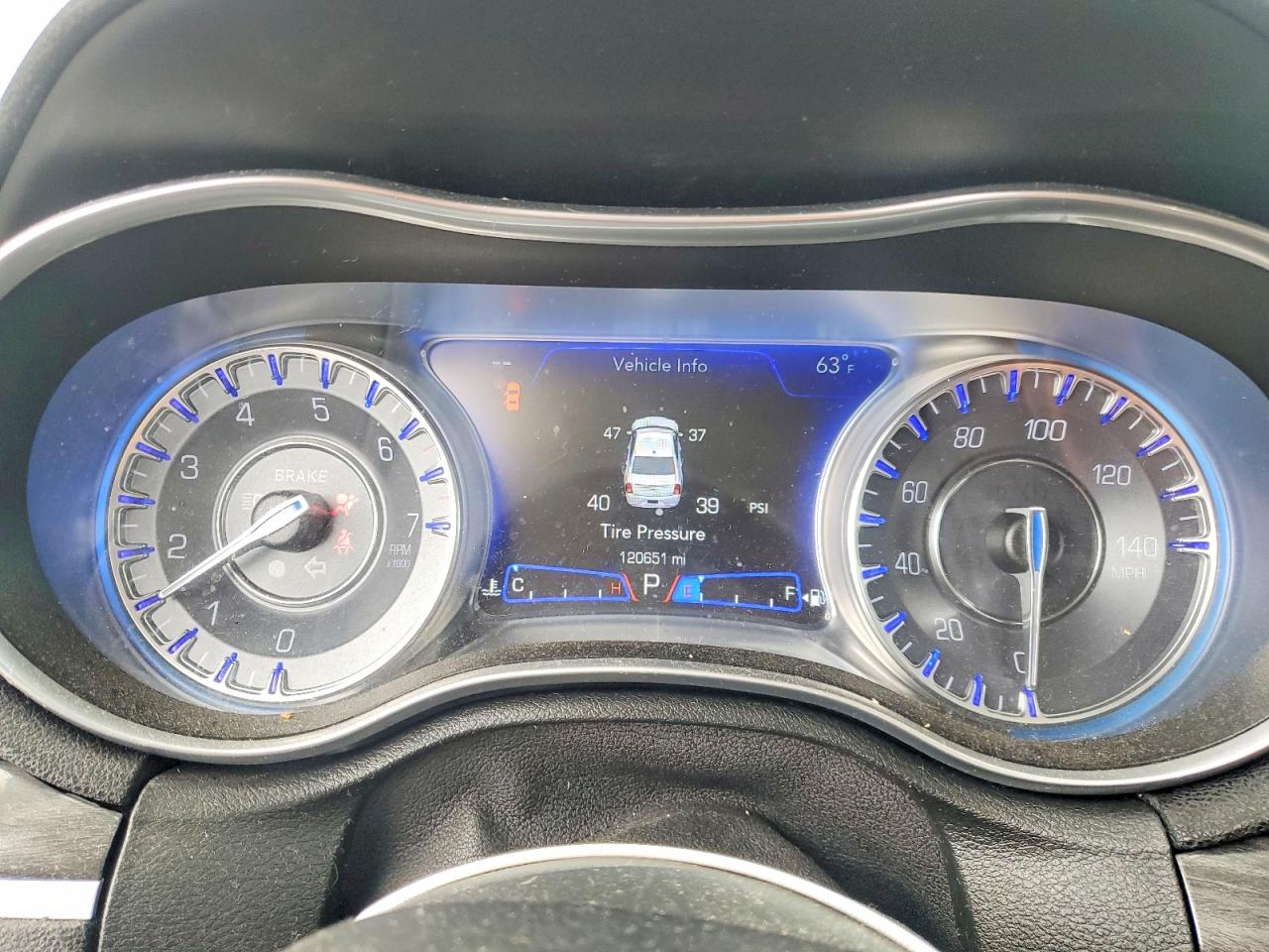 CHRYSLER 300 2021 — 10