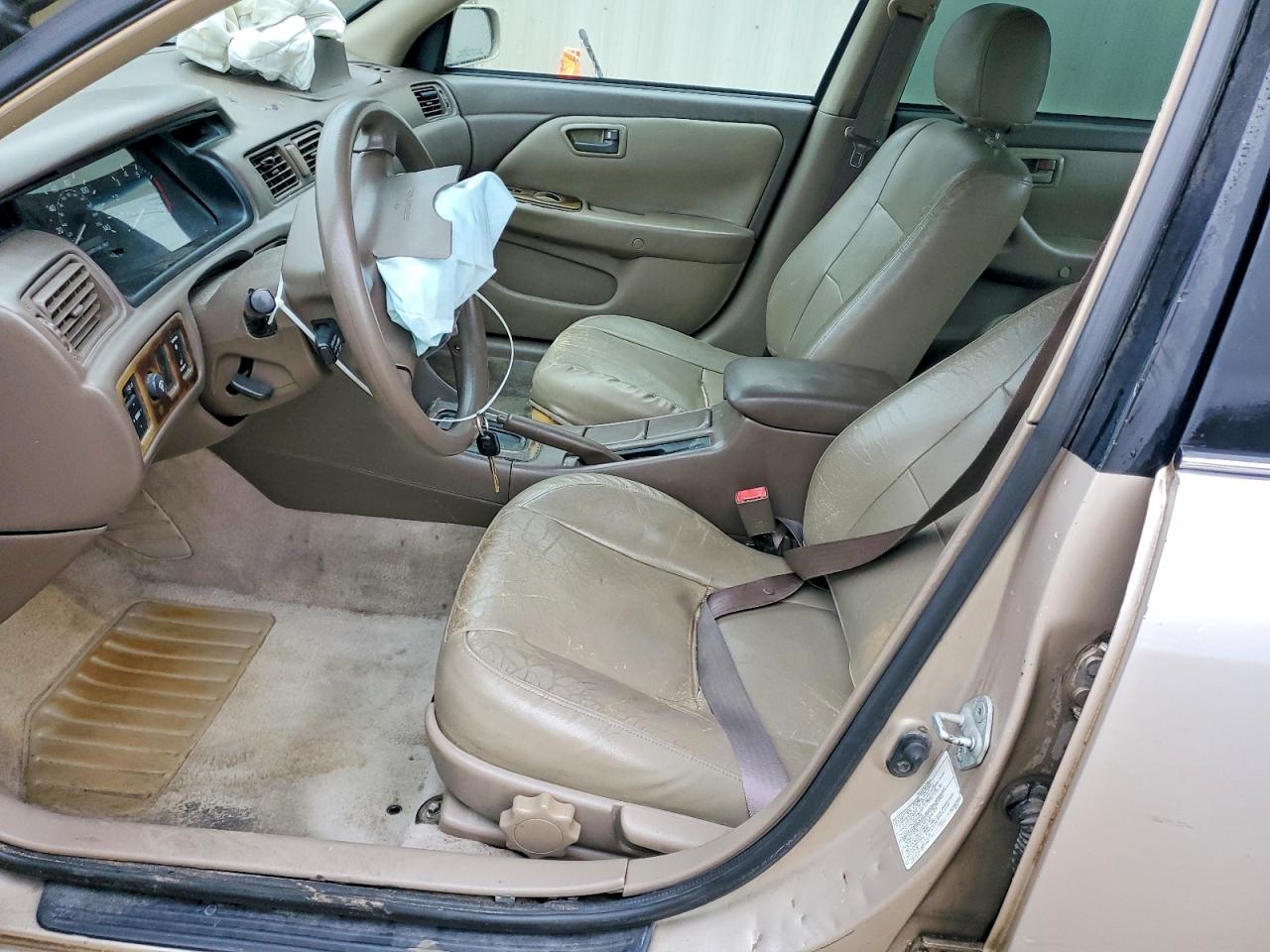 TOYOTA CAMRY 1998 — 8