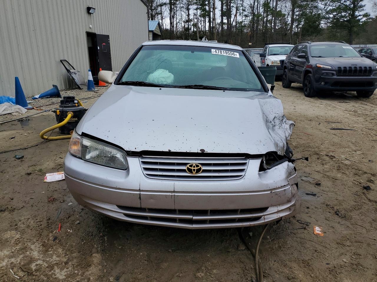 TOYOTA CAMRY 1998 — 6