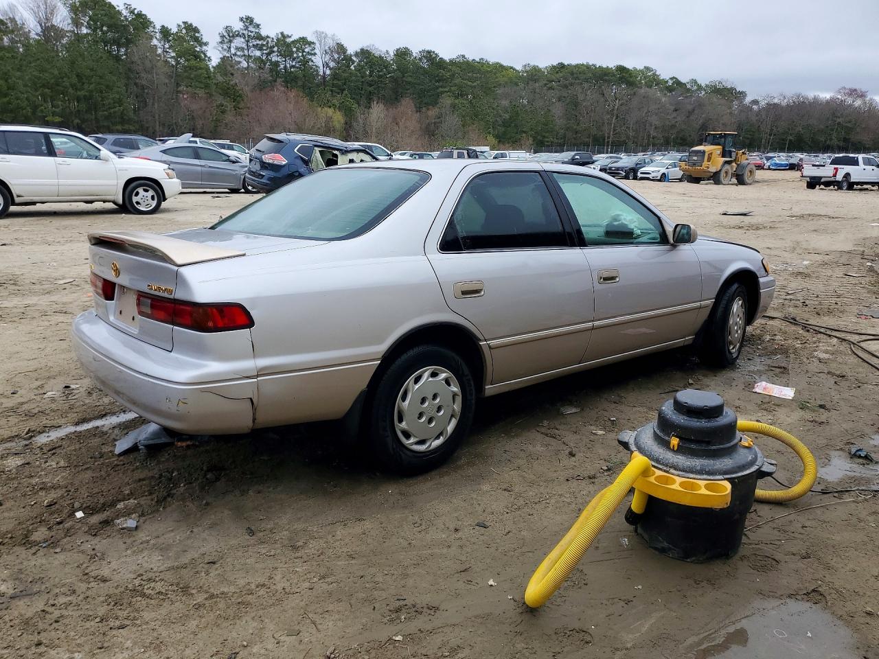 TOYOTA CAMRY 1998 — 4