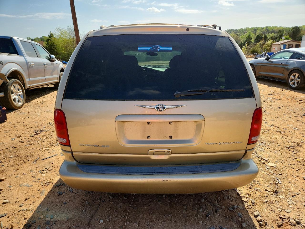 CHRYSLER TOWN & COUNTRY 2000 — 7