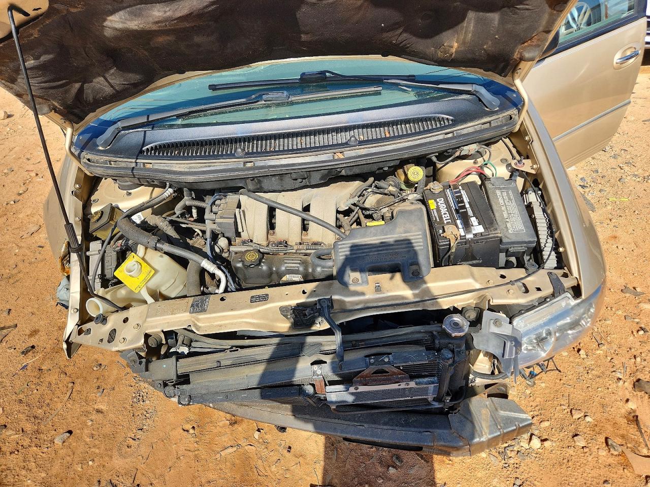 CHRYSLER TOWN & COUNTRY 2000 — 13