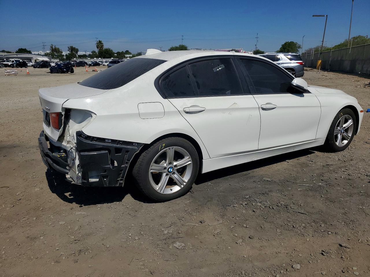 BMW 320 2015 — 4