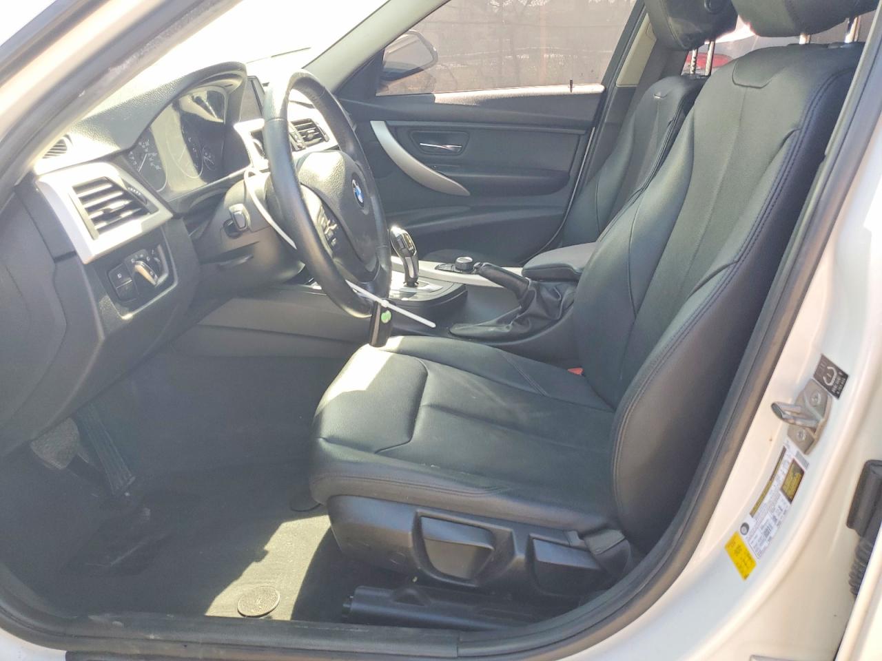 BMW 320 2015 — 8