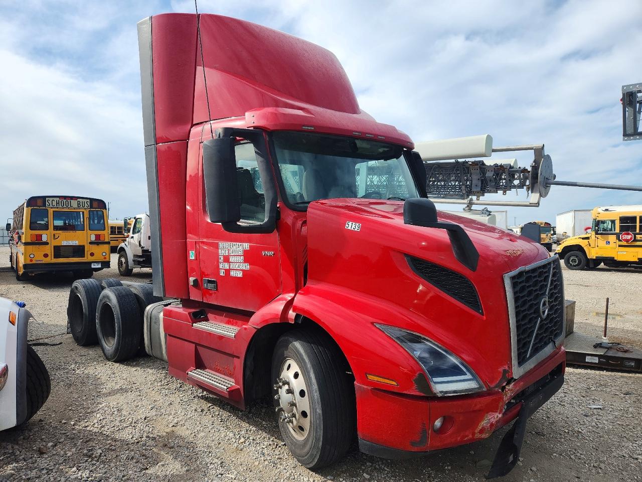 2020 VOLVO VNR