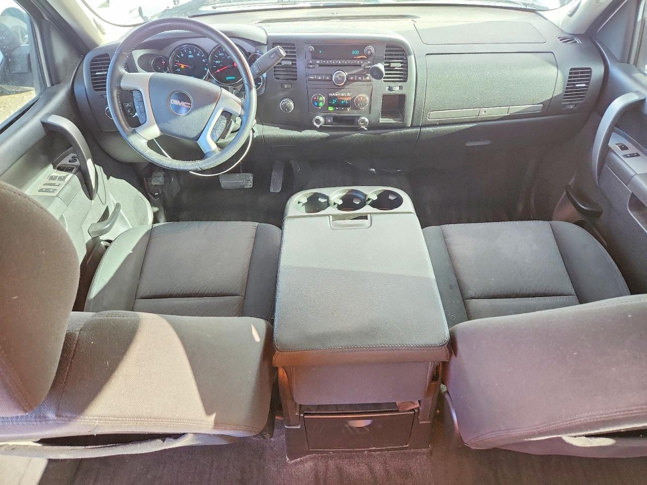 GMC SIERRA 2010 — 9