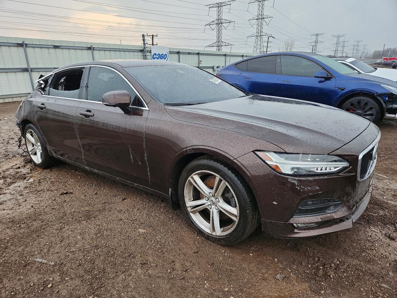 2018 VOLVO S90 T5 MOMENTUM