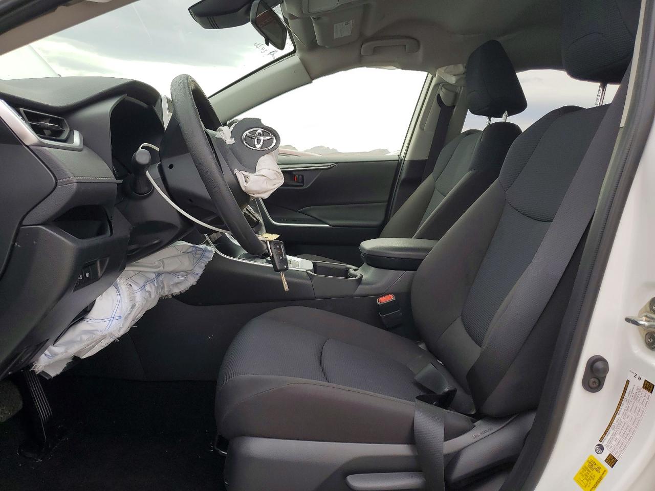 TOYOTA RAV4 HYBRID 2025 — 8