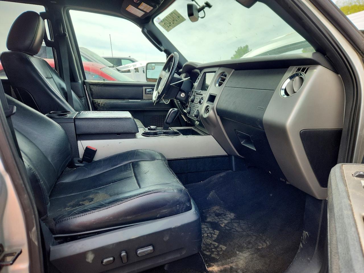 FORD EXPEDITION 2016 — 8