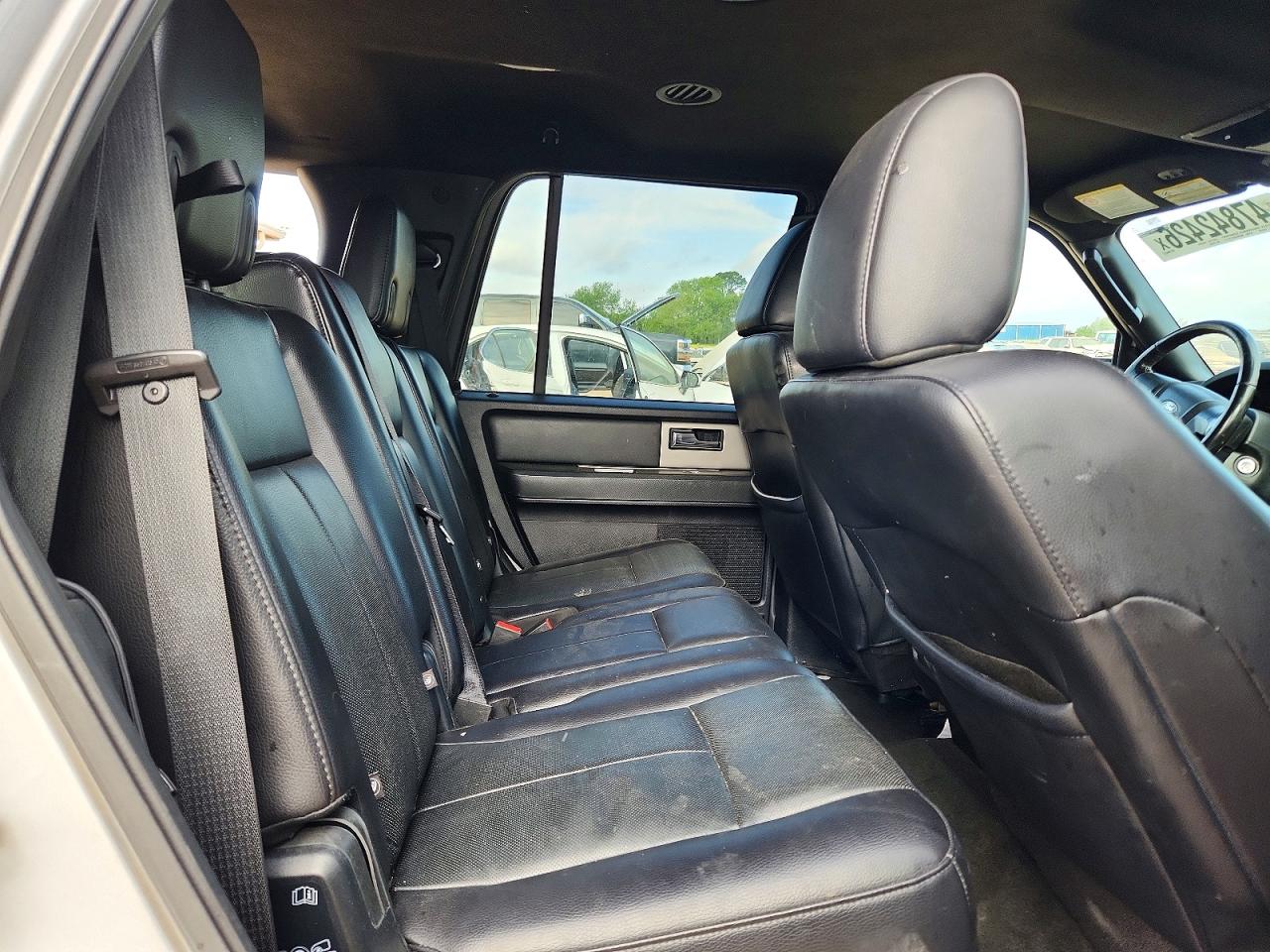 FORD EXPEDITION 2016 — 12