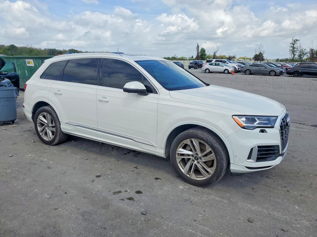 AUDI Q7 2021 — 5