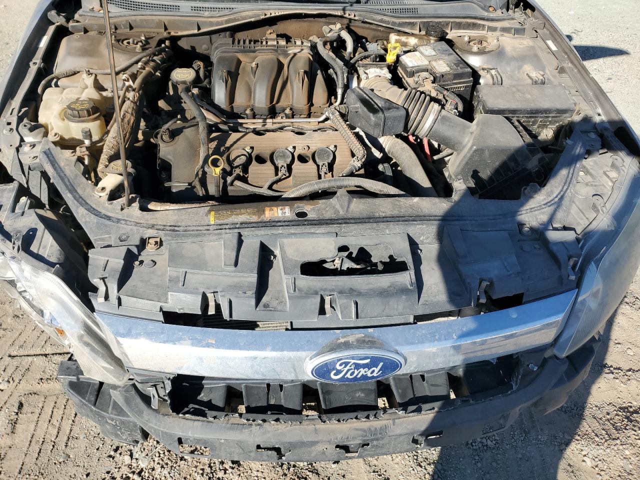 FORD FUSION 2010 — 12